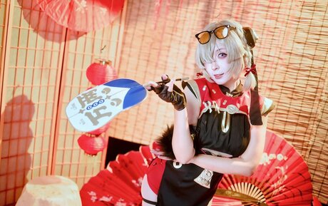 Plathong model erotic photo