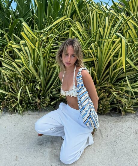 izzipoopi best model photos