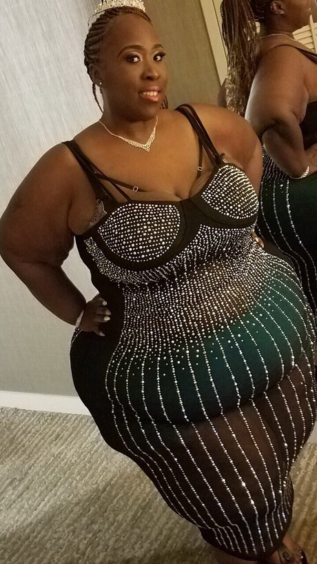 MzLadyseductress pornstar top photo