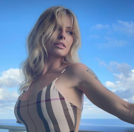 Marilyn_ star nude archive