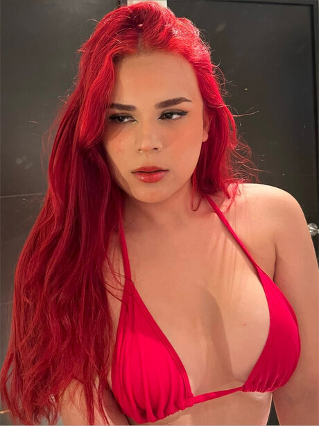 Daniela Okelani sexy actress archive