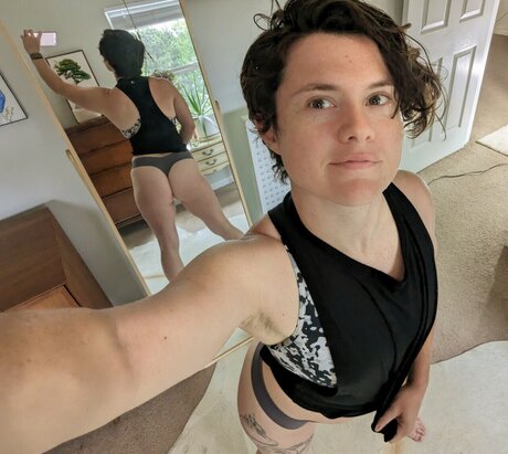 Evie Pierce high quality model pictures