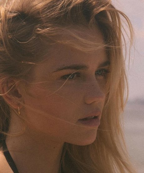 oliviaabonn exclusive actress pic