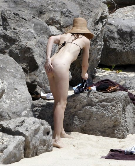 Charlotte Gainsbourg hot star images