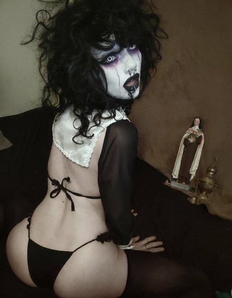 XannyTwix star erotic image