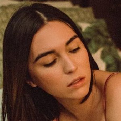 Alina Garza pretty actress photo