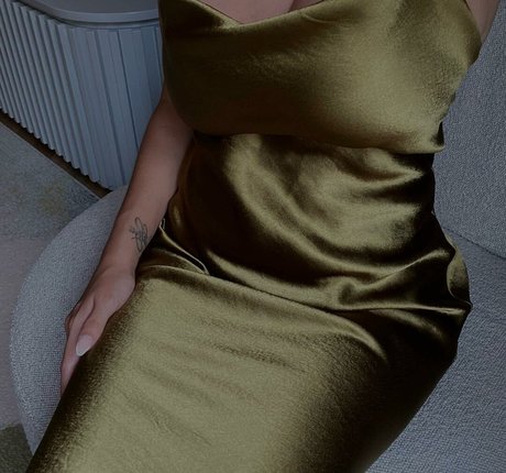 Adelaide T star nude pics