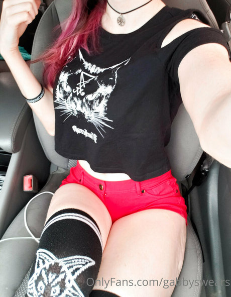 GabbySwears porn model pics