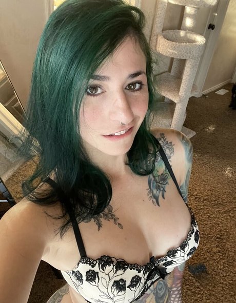 sentientbees2 erotic model archive