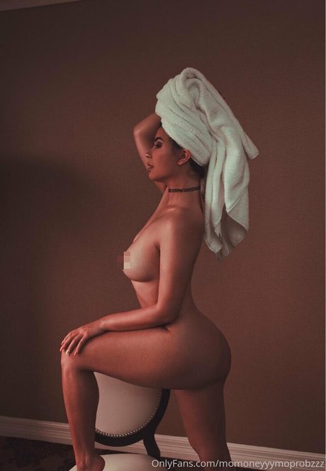 momoneyyymoprobzzz pretty model photos