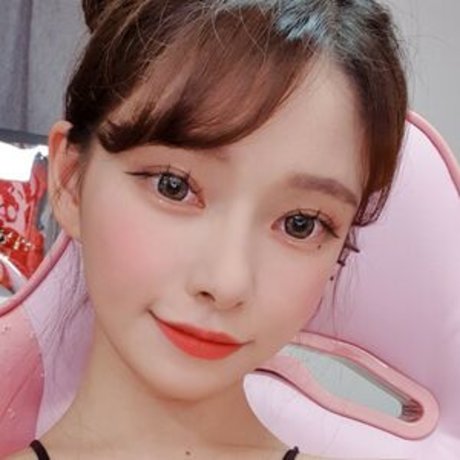 BJ Deer beautiful actress photo