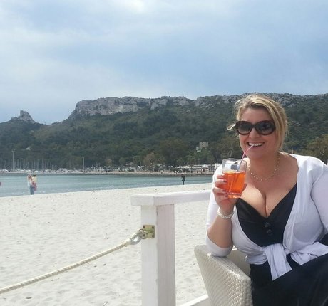 Laura Leonardi star adult pictures