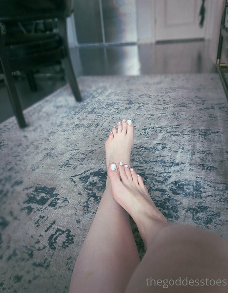 goddesstoesof naked pornstar photos