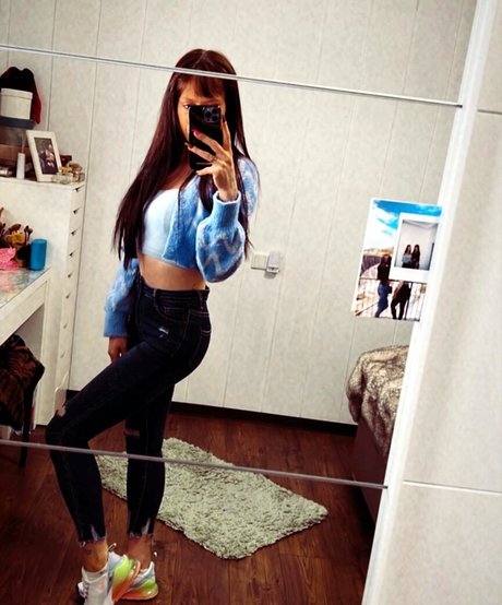 gelliii93_ pretty model galleries