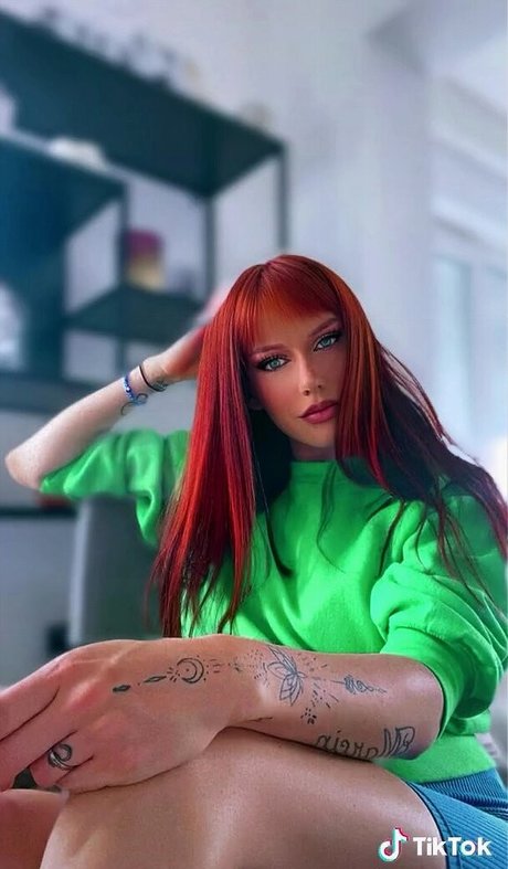 gelliii93_ sexy pornstar image