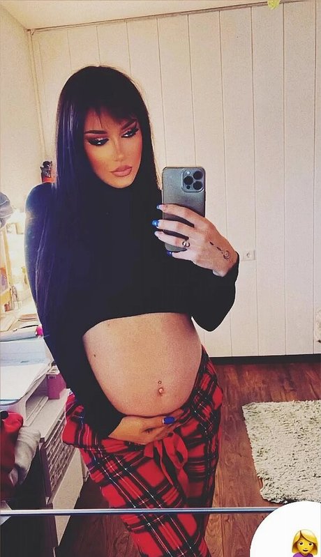 gelliii93_ pornographic model img