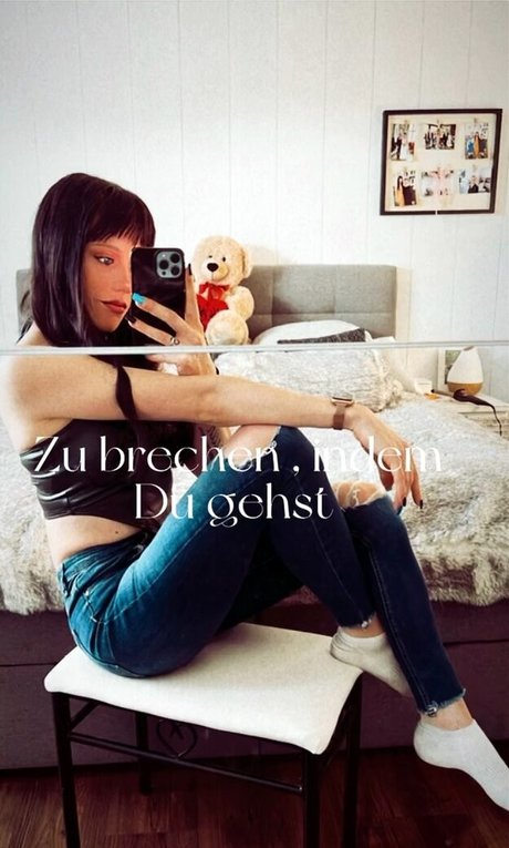 gelliii93_ erotic model pic