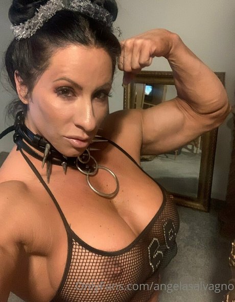 angelasalvagno model top img