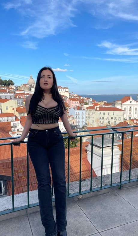 gtnlmts model pornographic pics