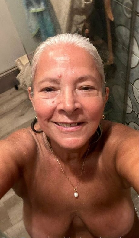 thebumbumbaroness naked pornstar image