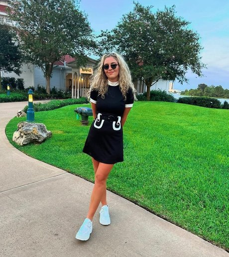 Magicallearningadventure star nude pic