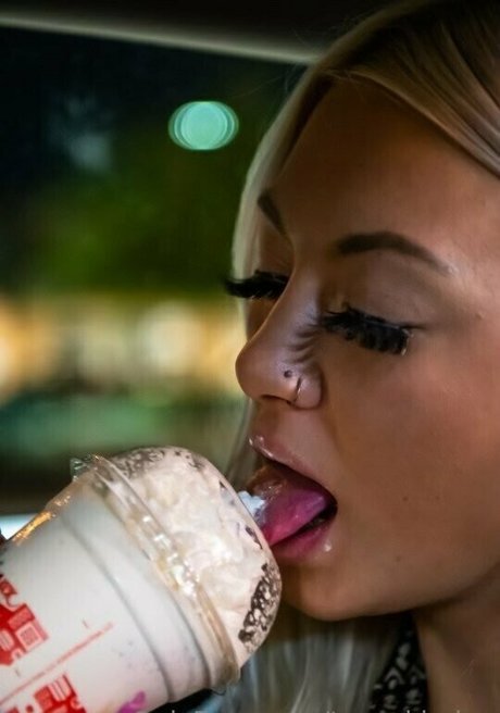 Notorious Brat art model pics