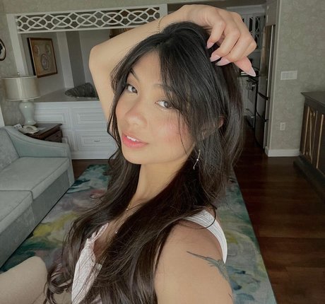 Trin Lovell pornstar hot picture