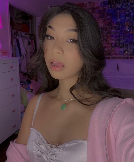 Trin Lovell high quality pornstar archive