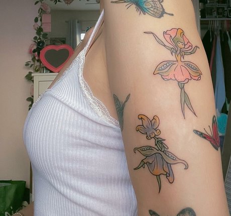 Trin Lovell xxx model photos