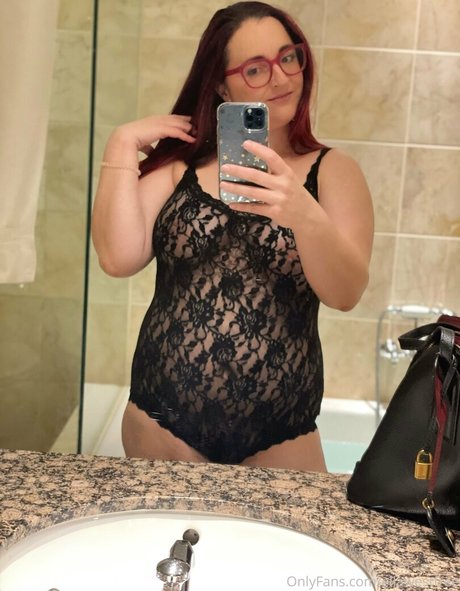 peeing onlyfans free nude image