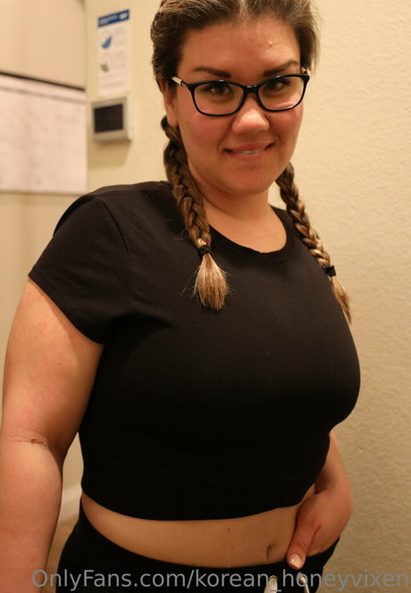 korean honeyvixen model exclusive images