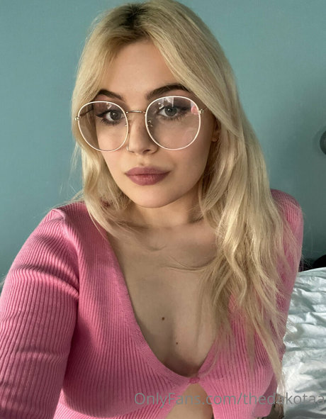 thedakotaa star porn pics