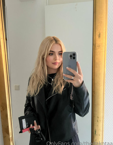 thedakotaa nice pornstar pic