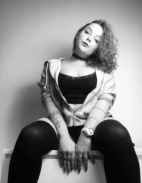 moniiquefox model erotic galleries