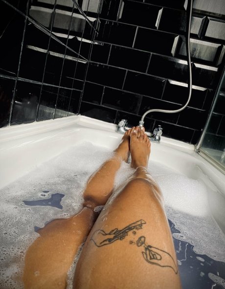 denaliplays star erotic pics