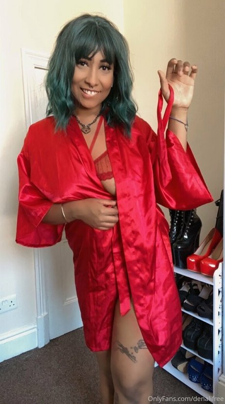 denaliplays naked actress images