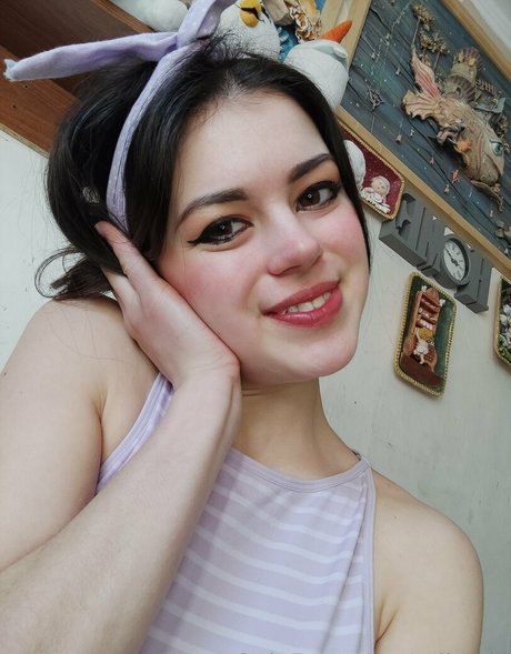 erikaxki nice actress image