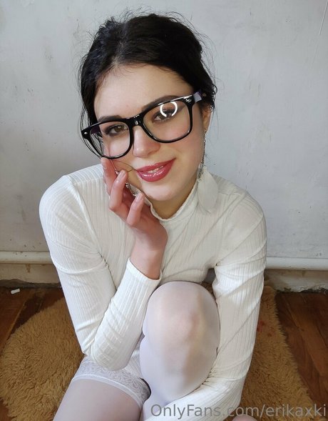 erikaxki naked star images