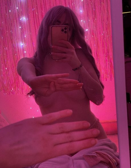 Mrs Bonniie star exclusive photos