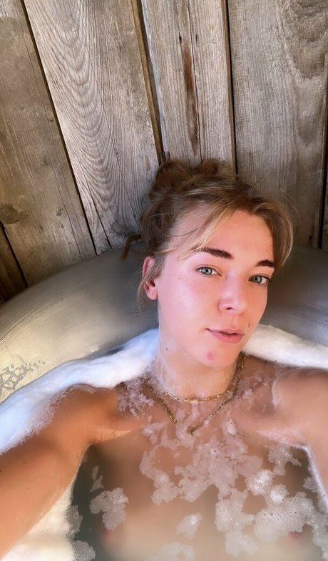 Becky Hill perfect actress images