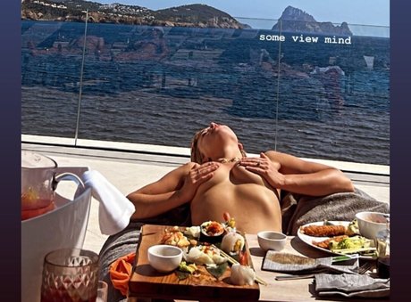 Becky Hill star top photos