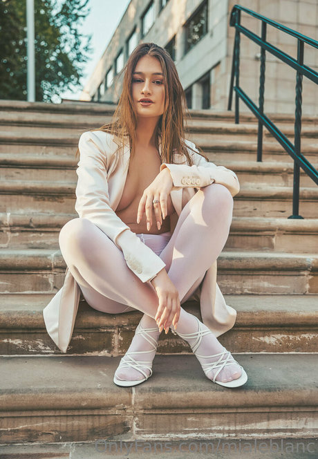 mialeblanc pornstar top images