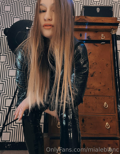 mialeblanc perfect pornstar photos