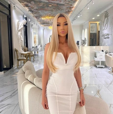 Eveline Marie model art pic