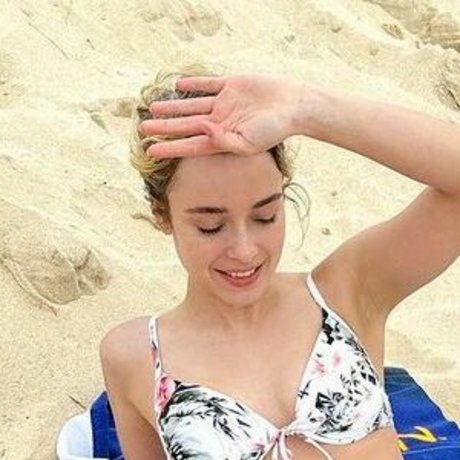 Ricebunnies nude model gallery