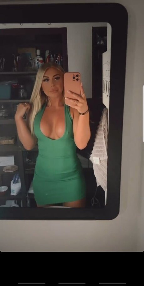 lelizabeth art model image