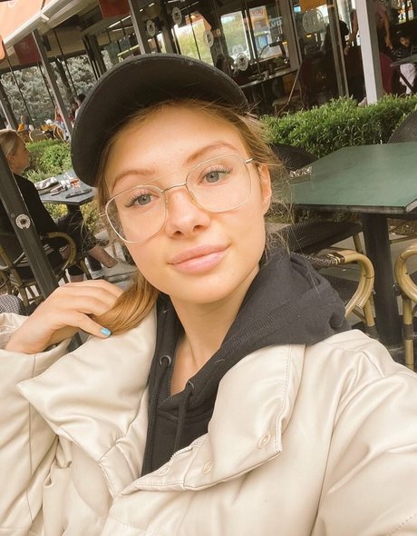 Esvittie pornstar beautiful picture