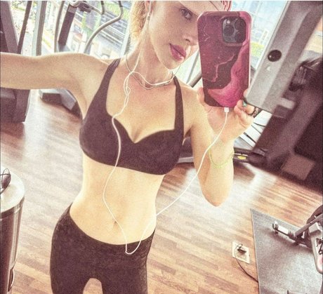 Orianthi naked actress archive