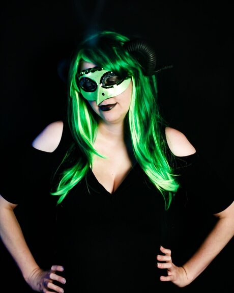 Miss Kitty and her Fox nude actress archive