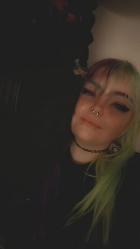 _Maeve Iris_ star beautiful pictures